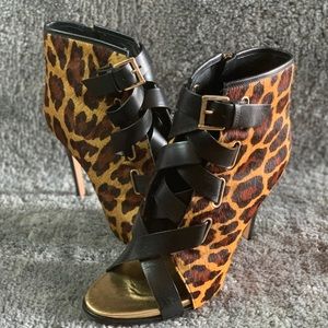 Pre-Loved Diane Von Furstenberg Cheetah Print peep-toe booties